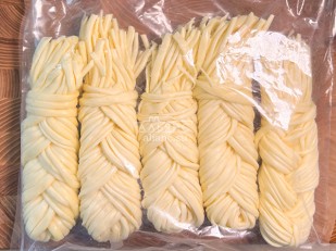 Мясные снеки: Сырный продукт ФЕРМЕРСКИЙ коса белая