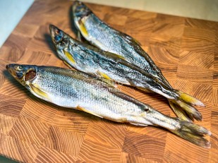 Судак вяленый: Корюшка без икры вяленая ГОСТ (крупная)